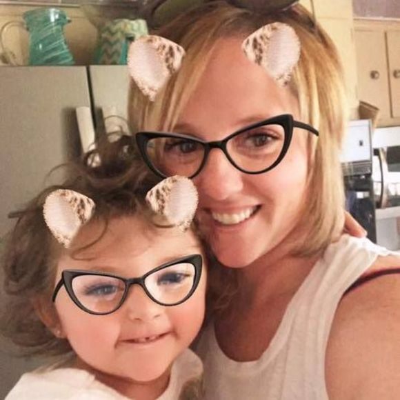 Meet your Posher, Jennifer - Picture 1 of 1